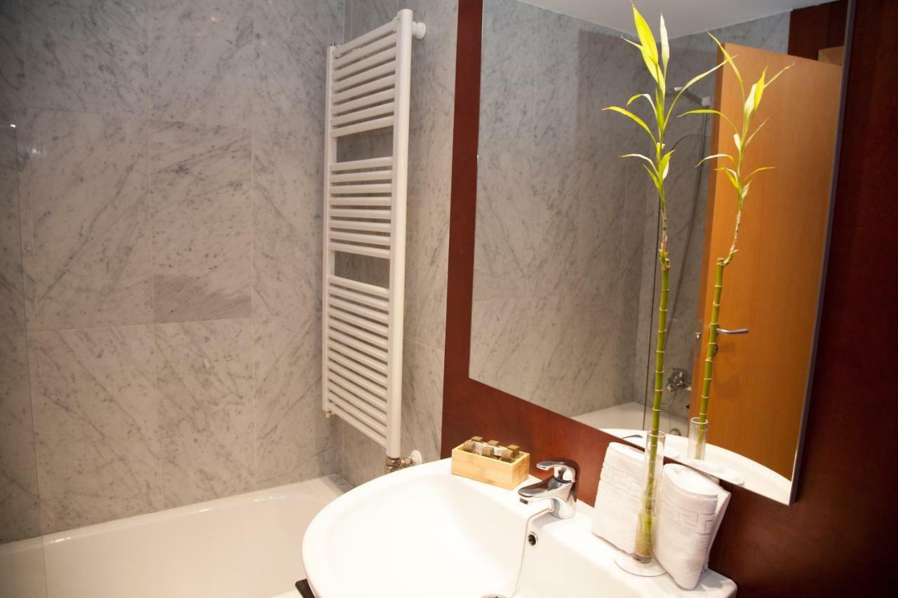 Dean Dos Catedrales Apartment Saragossa